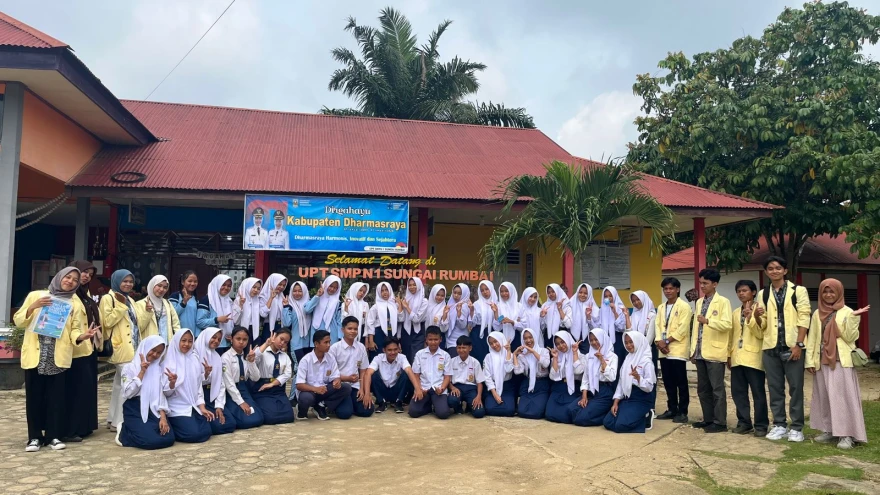 Mahasiswa KKN UNP 2026 Gelar Sosialisasi Bijak Bermedia Sosial di SMP Negeri 1 Sungai Rumbai